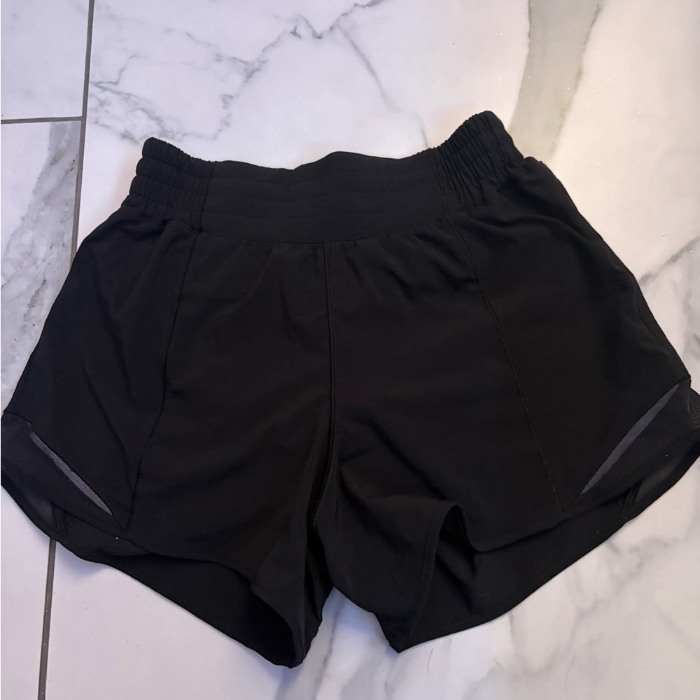 lululemon hotty hot 2.5 inch shorts or speed ups